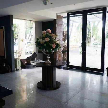 Rumah Nenek Hotel And Restaurant パダン エクステリア 写真